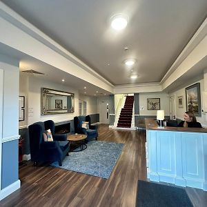 Whitegates Hotel